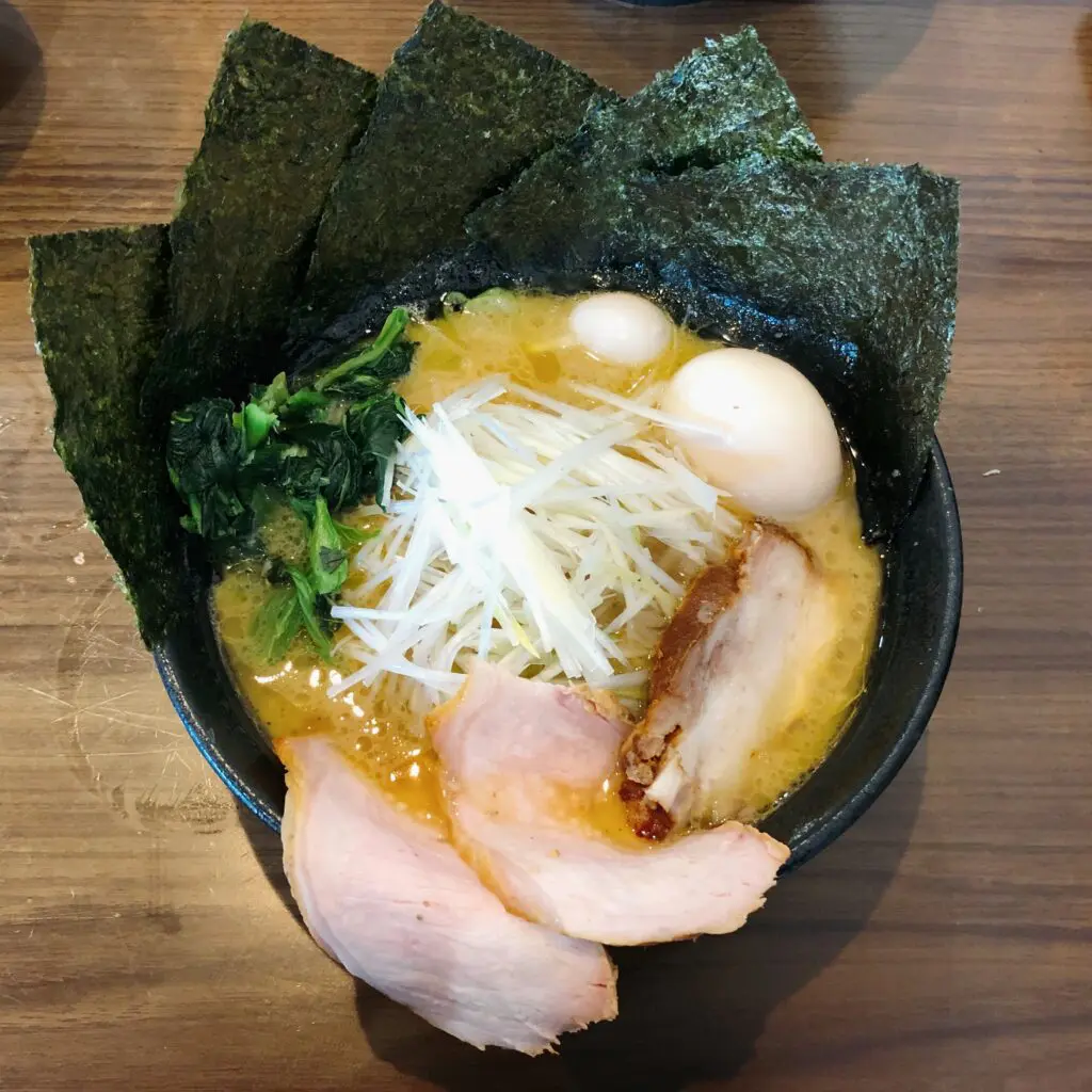 寒川】天王家で家系ラーメンを食らってきた！濃厚スープとスモーク