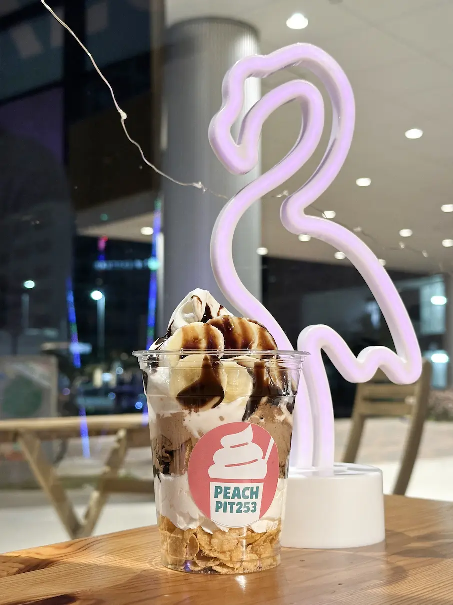 茅ケ崎】「PEACH-PIT253」で王道パフェを食べてきた！おしゃれな店内で
